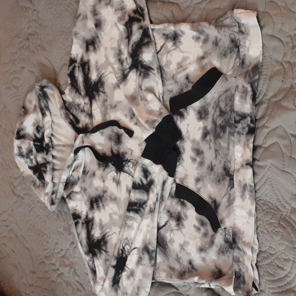 Hot Kiss 2 piece set - Picture 2 of 7